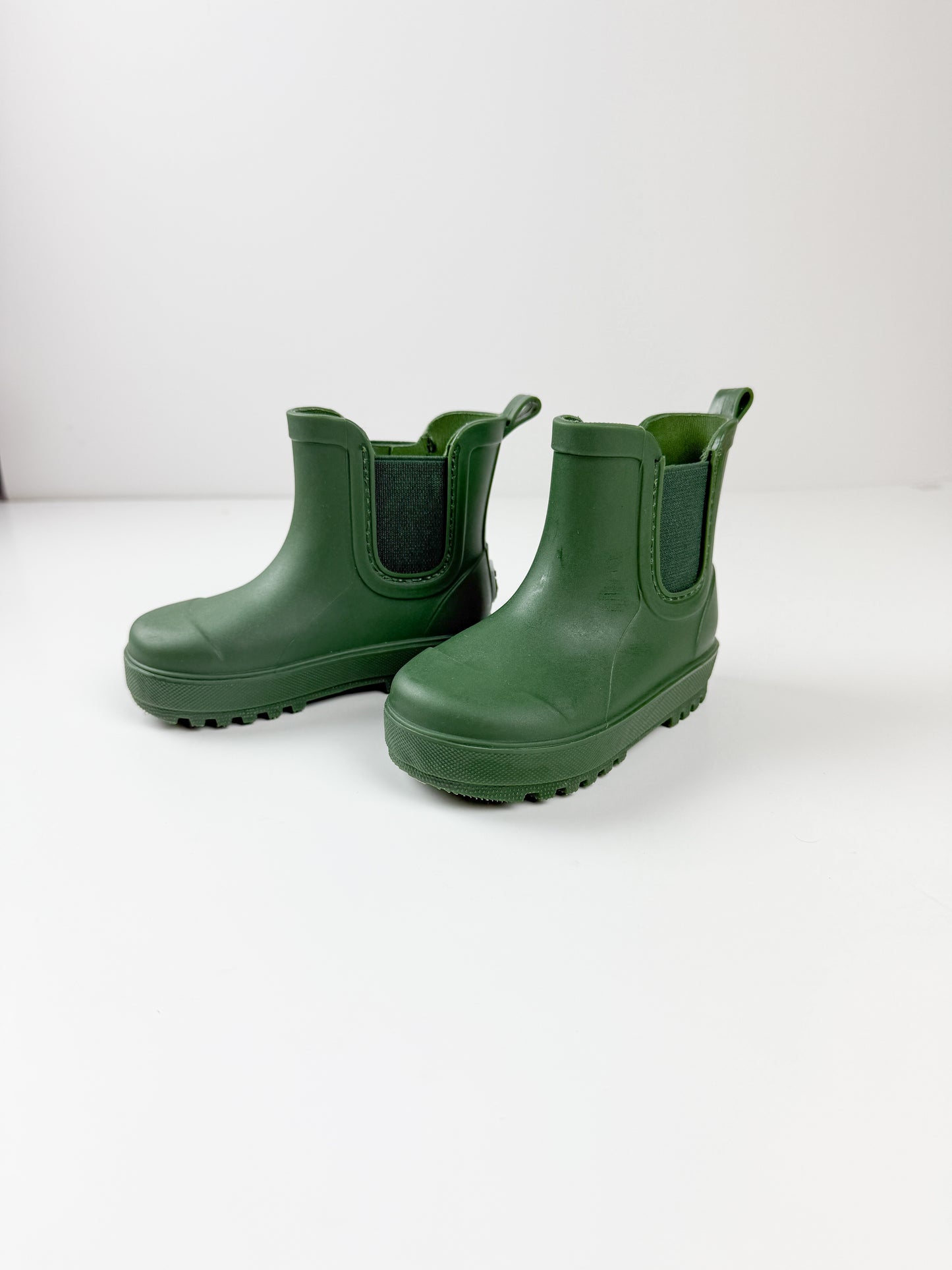 GREEN BEARPAW RAIN BOOTS - 4C