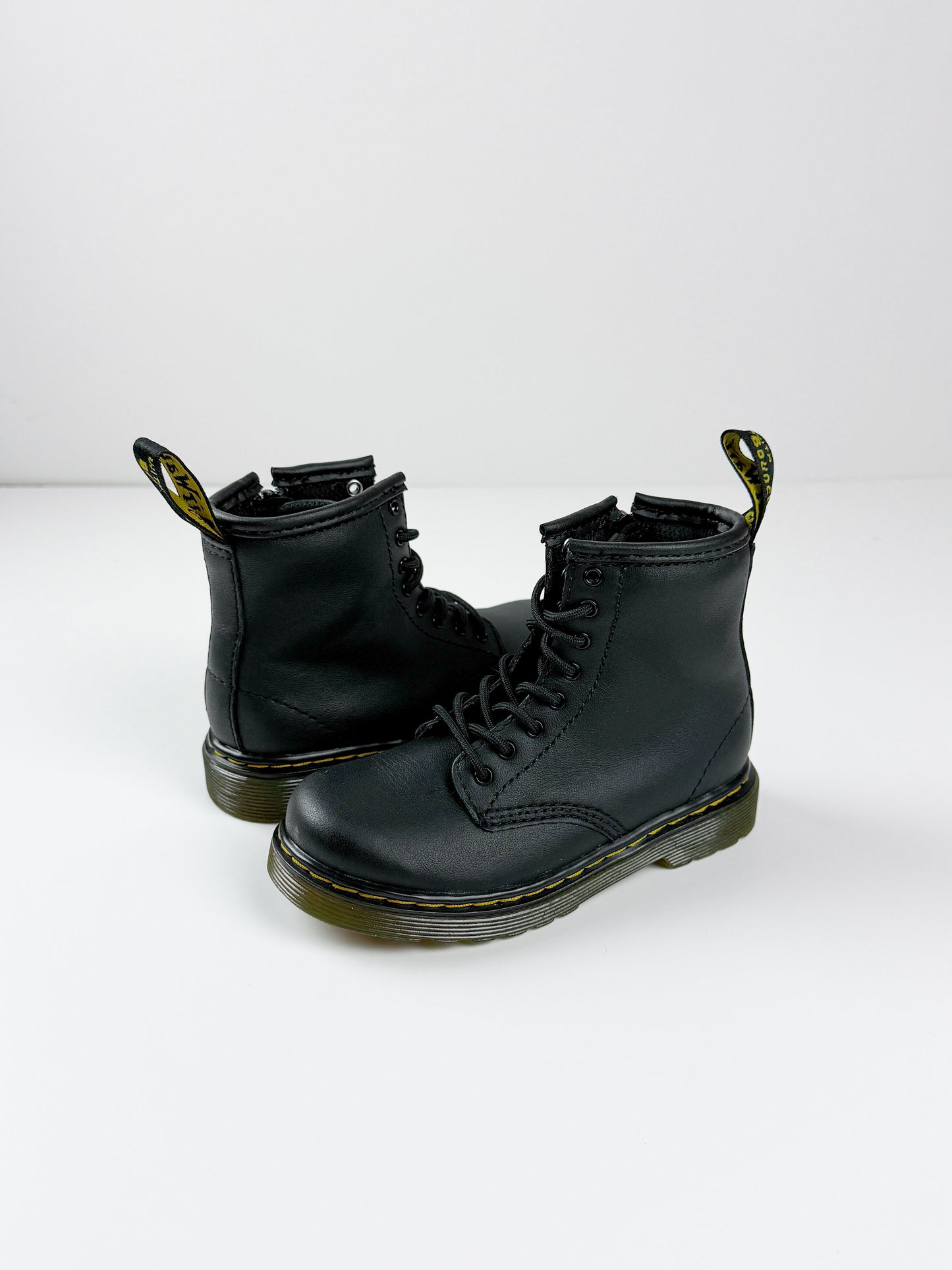 DR. MARTEN LEATHER BOOTS - 9C