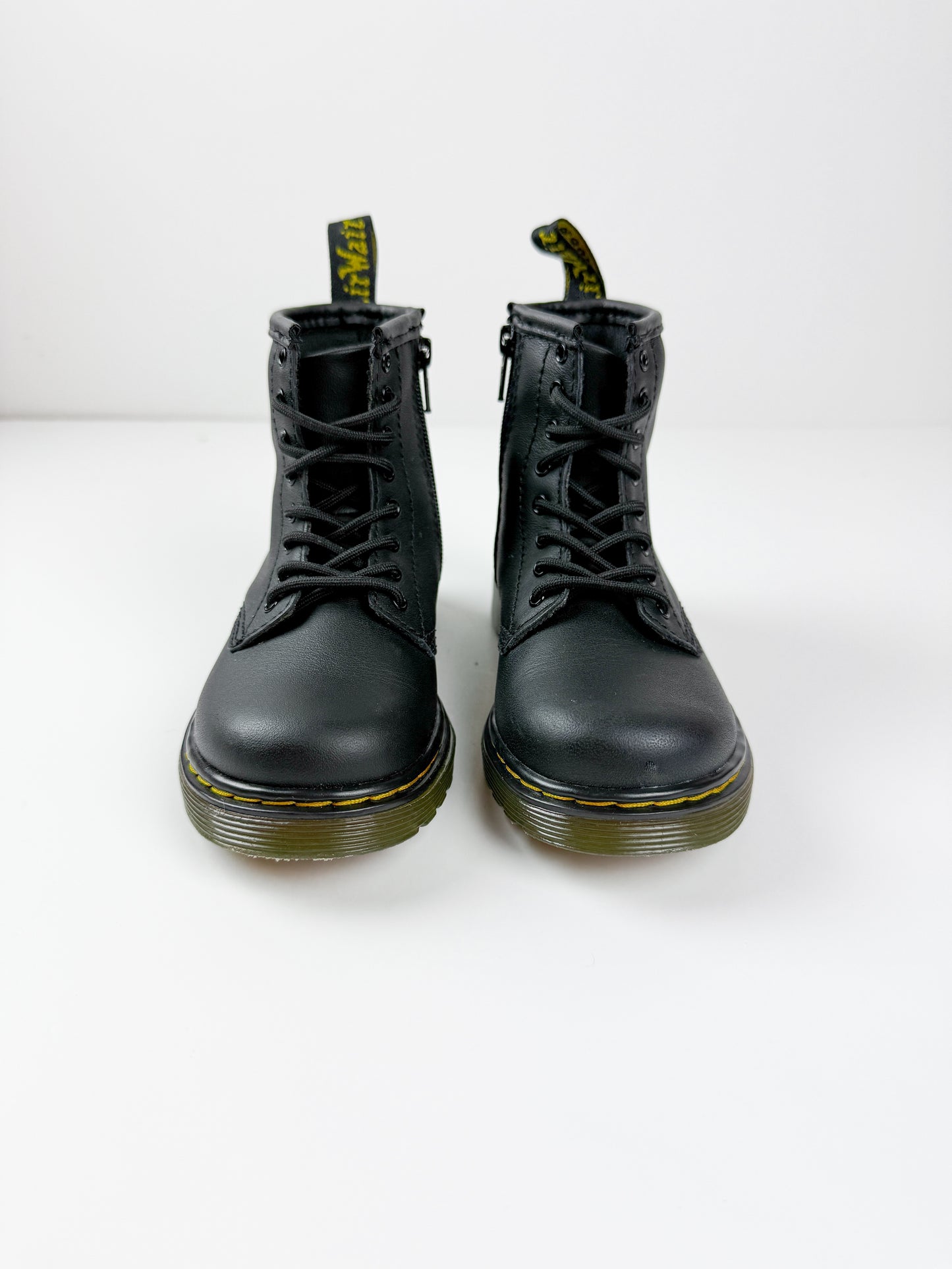 DR. MARTEN LEATHER BOOTS - 9C