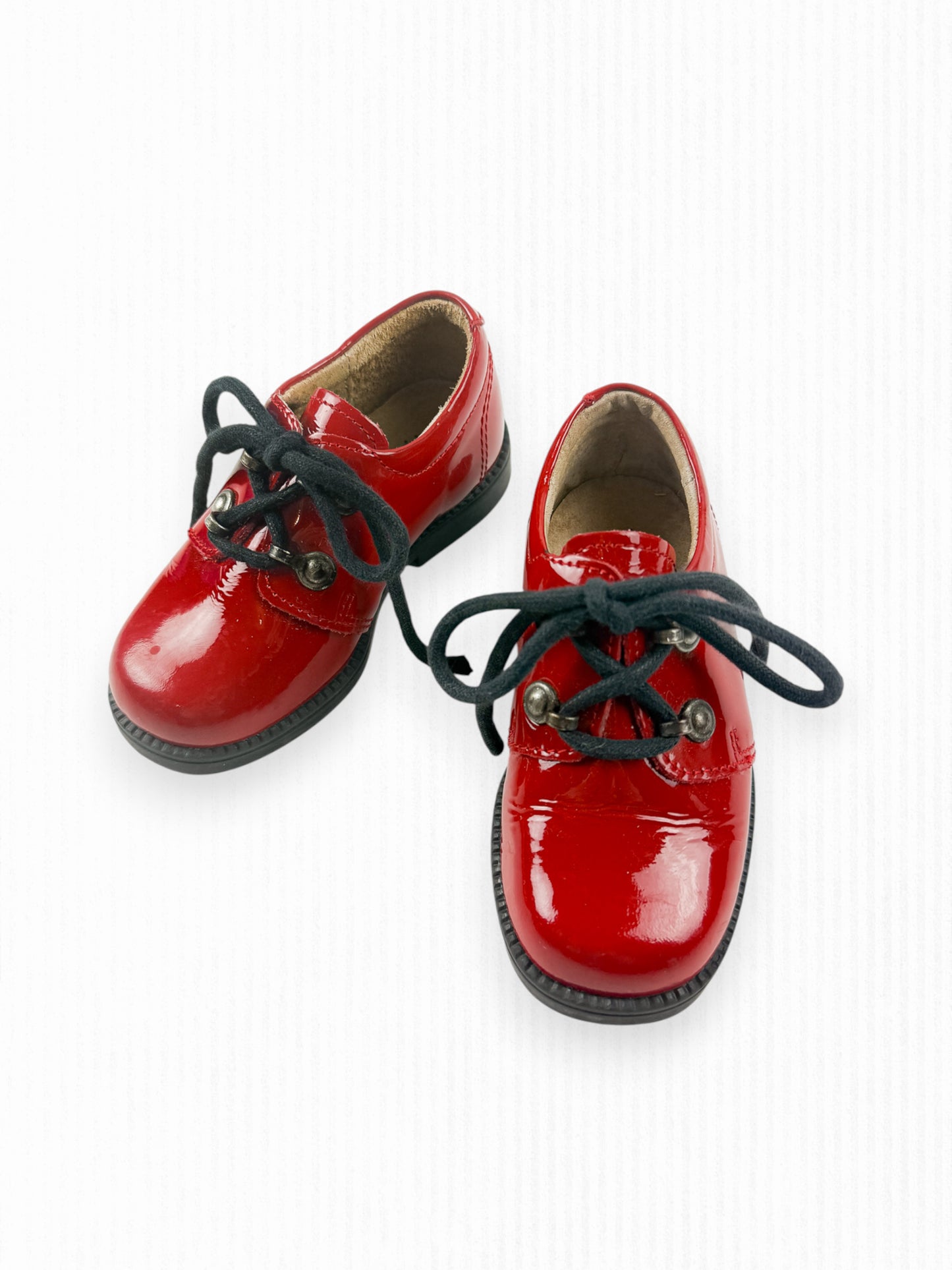 VINTAGE PATENT LEATHER RED SHOES - 6C