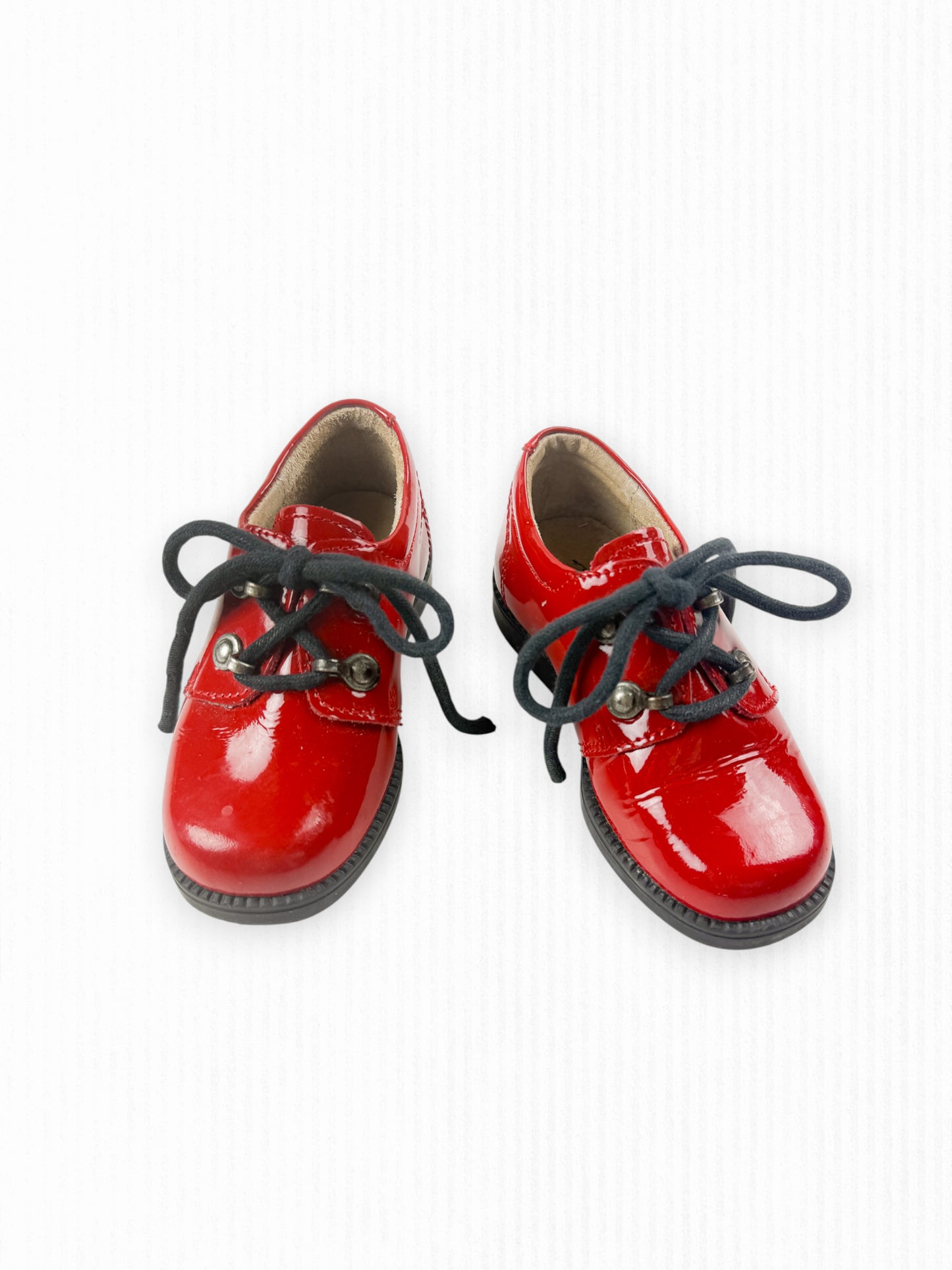 VINTAGE PATENT LEATHER RED SHOES - 6C